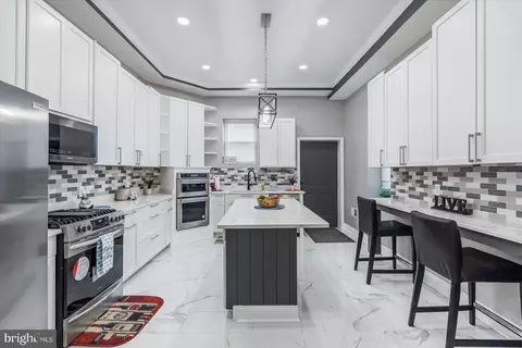 2313 N Calvert St, Baltimore, MD 21218