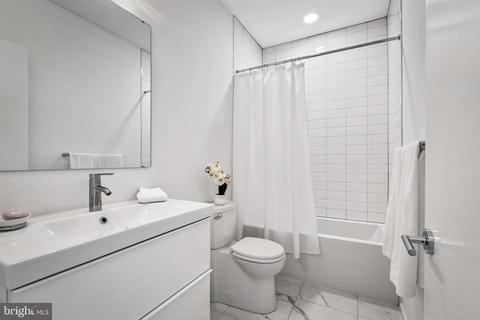 305 E Lanvale St, Baltimore, MD 21202 photo 22