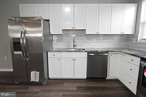 1726 E 29th St, Baltimore, MD 21218 photo 2