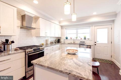 810 S East Ave, Baltimore, MD 21224