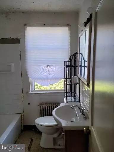 904 Wicklow Rd, Baltimore, MD 21229 photo 9