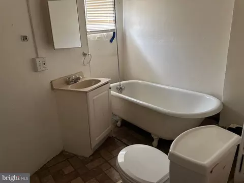 75 N Monastery Ave, Baltimore, MD 21229 photo 28