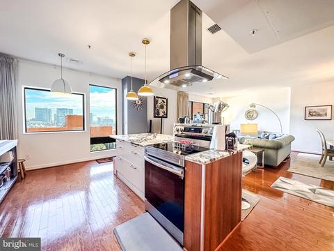 10 E Lee St #807, Baltimore, MD 21202
