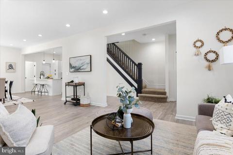 1611 E 33rd St, Baltimore, MD 21218 photo 3