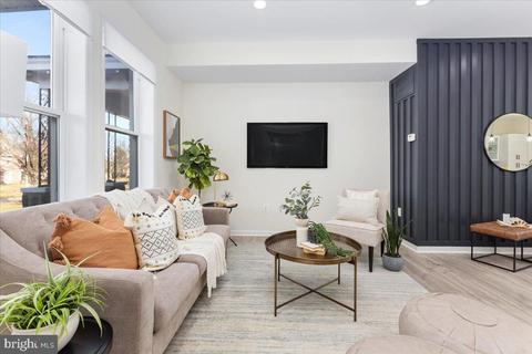 1611 E 33rd St, Baltimore, MD 21218 photo 7