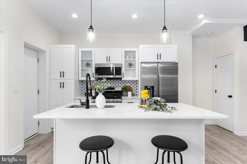1611 E 33rd St, Baltimore, MD 21218 photo 4