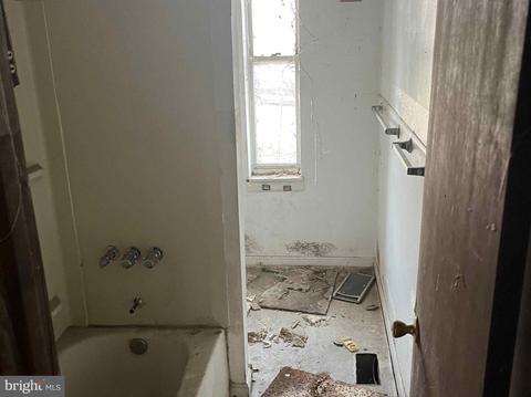 2029 Robb St, Baltimore, MD 21218 photo 6