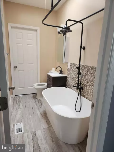 2717 E Chase St, Baltimore, MD 21213 photo 48