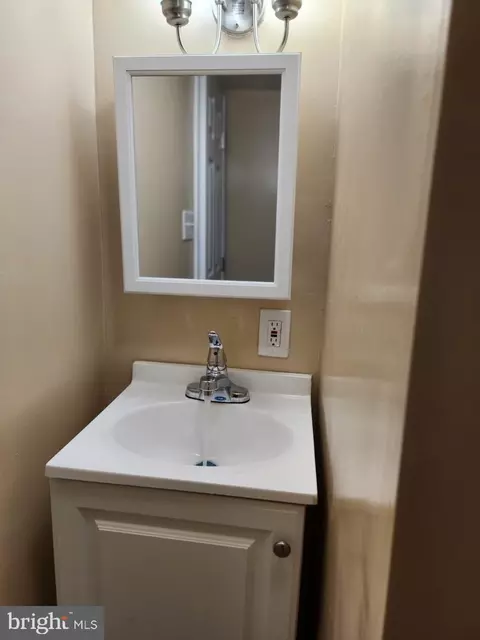 2717 E Chase St, Baltimore, MD 21213 photo 31