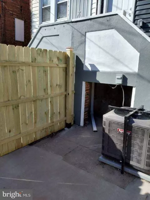 2717 E Chase St, Baltimore, MD 21213 photo 39