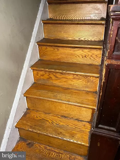 Entry Way - 2917 E Monument St, Baltimore, MD 21205 photo 1 of 2