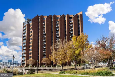 2515 Boston St #907, Baltimore, MD 21224