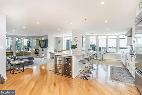 100 Harborview Dr #1001, Baltimore, MD 21230