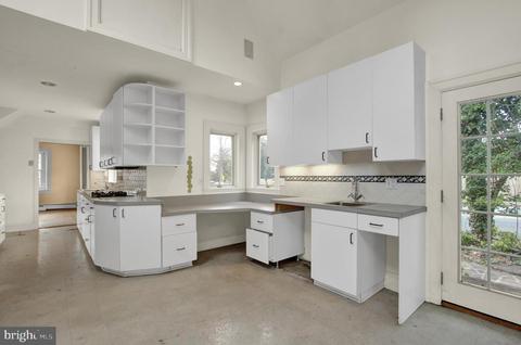 200 Cedarcroft Rd, Baltimore, MD 21212 photo 2