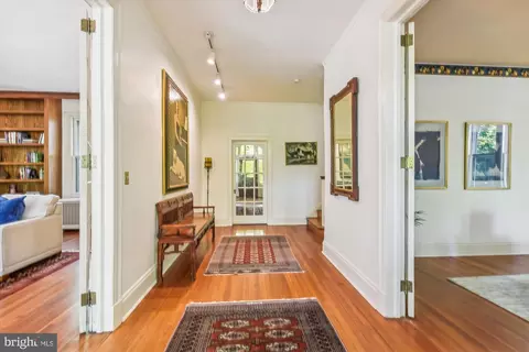 20 Merrymount Rd, Baltimore, MD 21210 photo 4