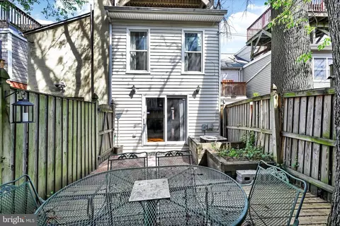 37 E Hamburg St, Baltimore, MD 21230 photo 2