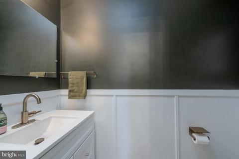 843 W 35th St, Baltimore, MD 21211 photo 9