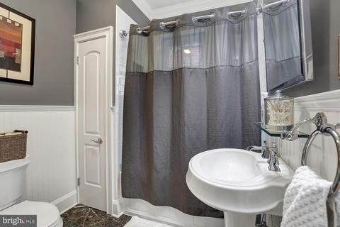 3025 Shannon Dr, Baltimore, MD 21213 photo 14