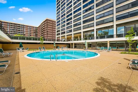 4000 Charles St N #401, Baltimore, MD 21218