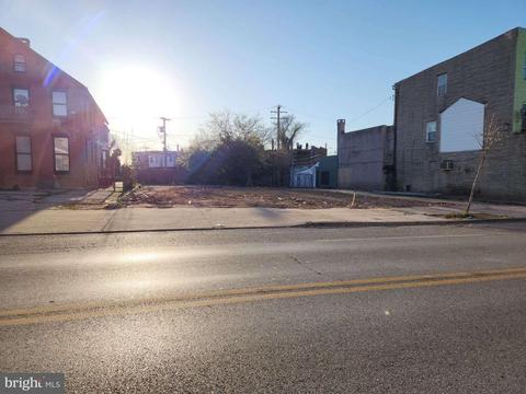 2407 Greenmount Ave, Baltimore, MD 21218