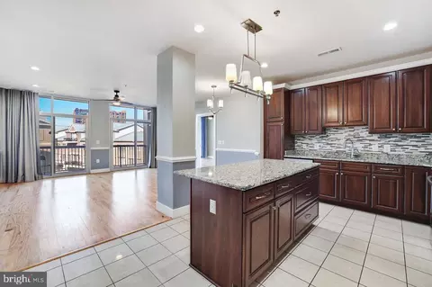 2772 Lighthouse Pt E #309, Baltimore, MD 21224