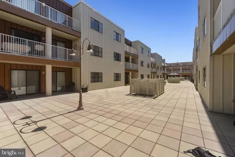 2702 Lighthouse Pt E #615, Baltimore, MD 21224 photo 24