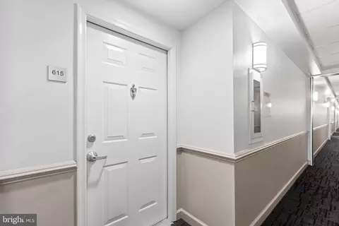 2702 Lighthouse Pt E #615, Baltimore, MD 21224 photo 2
