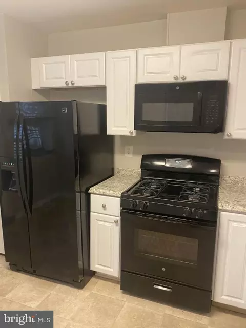 1012 Argyle Ave, Baltimore, MD 21201 photo 5
