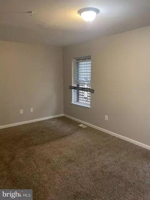 1012 Argyle Ave, Baltimore, MD 21201 photo 9
