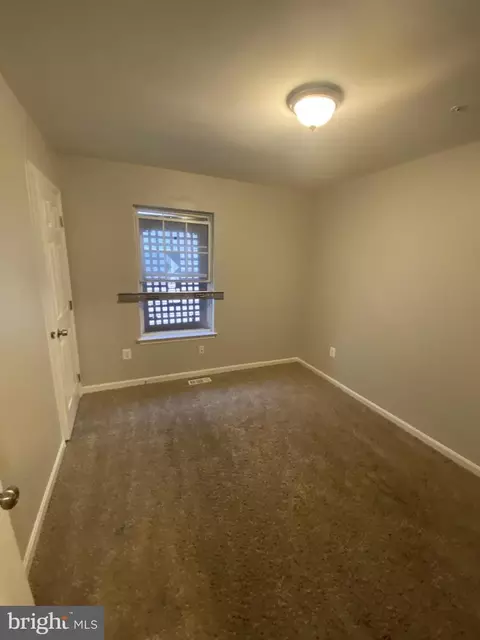 1012 Argyle Ave, Baltimore, MD 21201 photo 8