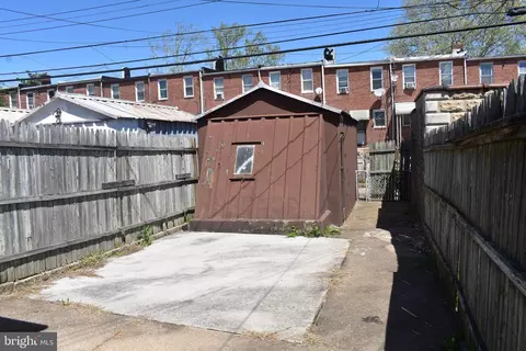 3220 Kenyon Ave, Baltimore, MD 21213 photo 3
