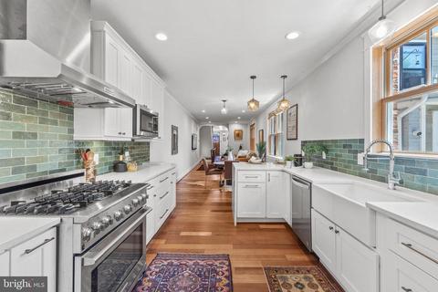210 S Chester St, Baltimore, MD 21231