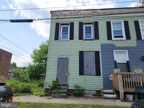 617 Arsan Ave, Brooklyn, MD 21225