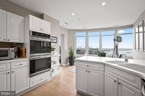 100 Harborview Dr #1701, Baltimore, MD 21230 photo 8