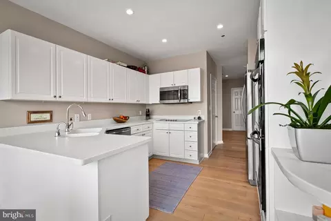 100 Harborview Dr #1701, Baltimore, MD 21230 photo 9