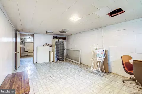 1118 Gleneagle Rd, Baltimore, MD 21239 photo 4