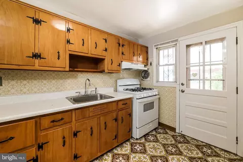 822 Umbra St, Baltimore, MD 21224 photo 4