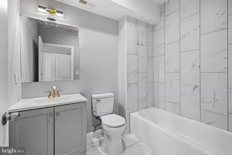 1704 E Chase St, Baltimore, MD 21213 photo 22