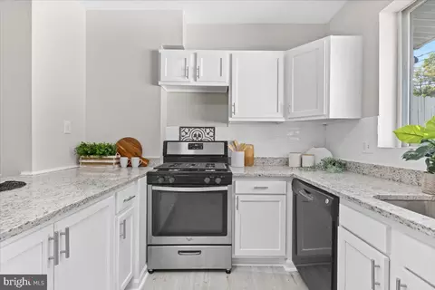 606 E 36th St, Baltimore, MD 21218 photo 15