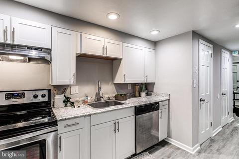 212 Penn St, Baltimore, MD 21230 photo 9