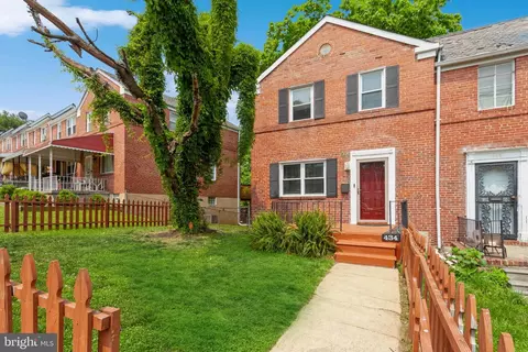 434 Random Rd, Baltimore, MD 21229 photo 1