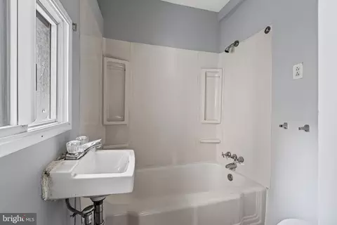 216 S High St, Baltimore, MD 21202 photo 14