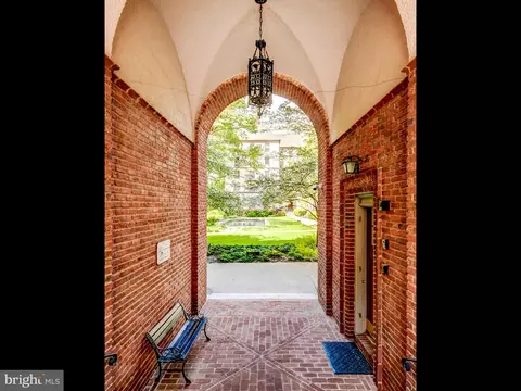 6 Upland Rd #Q-3, Baltimore, MD 21210 photo 3