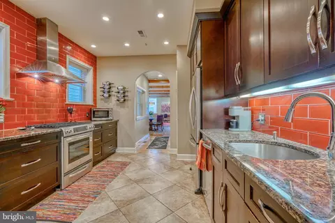 308 S Exeter St, Baltimore, MD 21202 photo 12