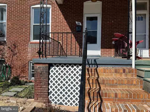 744 E 37th St, Baltimore, MD 21218 photo 2