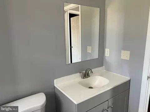 744 E 37th St, Baltimore, MD 21218 photo 24