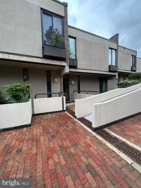 2217 Foxbane Sq, Baltimore, MD 21209