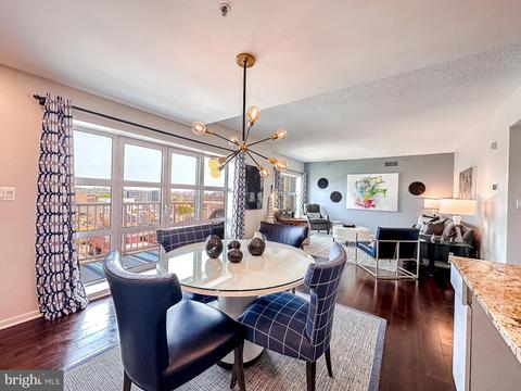 250 President St #711, Baltimore, MD 21202