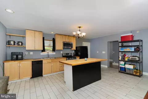 512 E 41st St, Baltimore, MD 21218 photo 9
