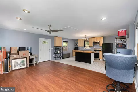 512 E 41st St, Baltimore, MD 21218 photo 13
